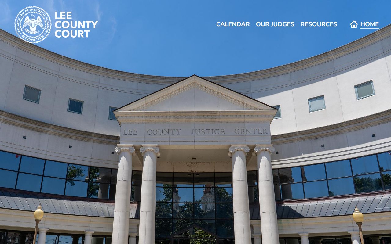Lee County court dockets page showing County Court divisions and the calendar login note